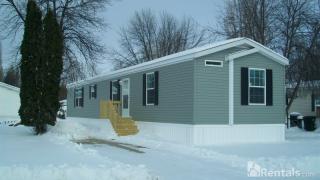 2514 Huntington Park Dr, Grand Forks ND  58201-6137 exterior