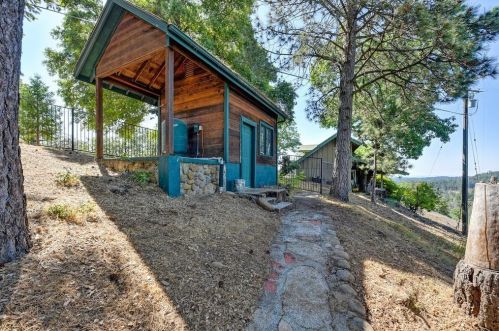 23509 Barnes Ln, Cape Horn CA  exterior