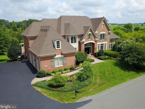 20405 Crimson Pl, Leesburg VA 20175-6362 exterior