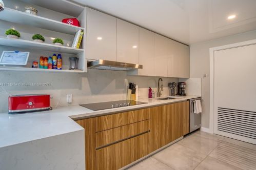 235 6th St, Dania Beach FL  33004-4147 exterior