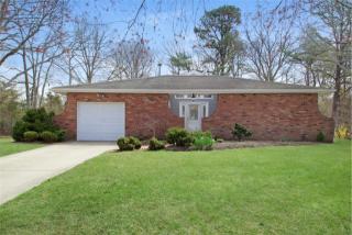 28 Antioch Dr, Shoreham, NY 11786-2323