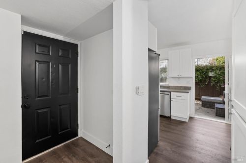 101 Fairoaks Dr, Vacaville CA  95688-5319 exterior