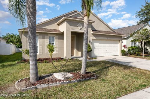 352 Cressa Cir, Cocoa, FL 32926-2462