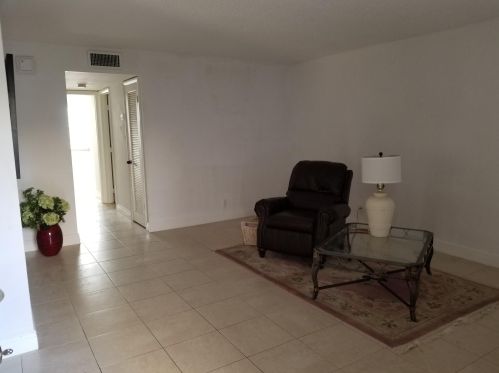 115 Piedmont C, Delray Beach FL  33484-7952 exterior