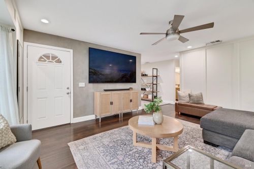 403 Temple Dr, Vacaville CA  95687-5146 exterior