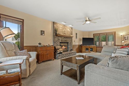 4958 Bayfield Dr, Waterford WI  53185-3376 exterior