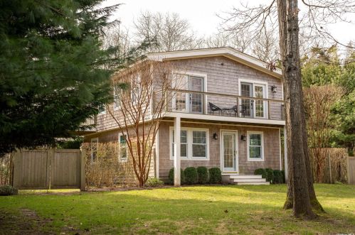270 Kings Point Rd, East Hampton, NY 11937-3042