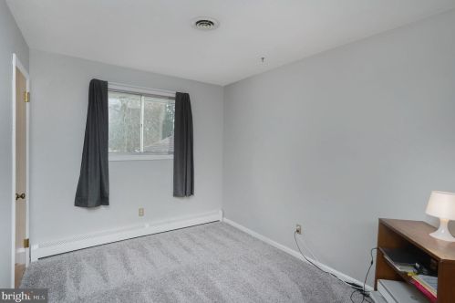 678 Cathcart Rd, Blue Bell PA  19422-1404 exterior