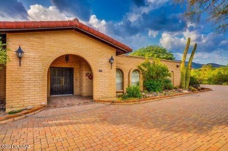 6330 Camino De Santa Valera, Tucson, AZ 85718-3728