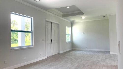 4130 22nd Ave, Naples, FL 34120-8957