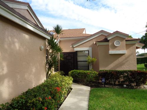 8445 Springlake Dr, Boca Raton, FL 33496-4909