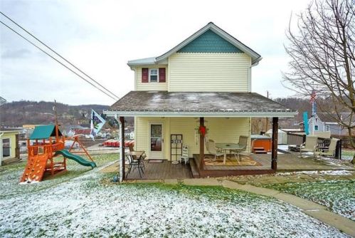 406 Locust St, Penn, PA 15675-9725