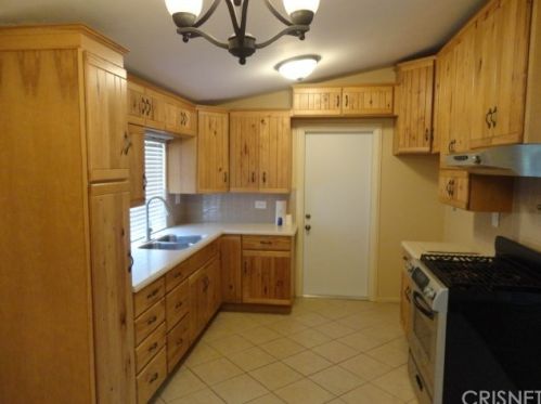 18661 Bainbury St, Santa Clarita, CA 91351-2904
