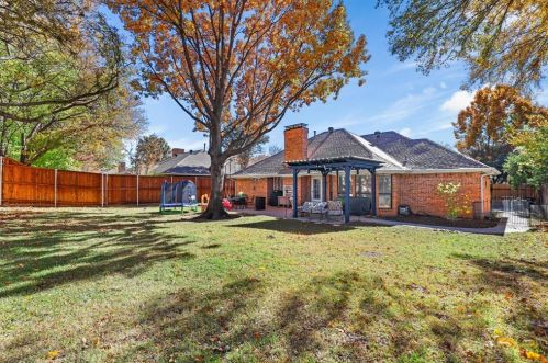 2300 Timberglen Dr, Lewisville TX  75028-1917 exterior