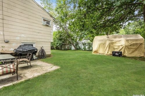 29 Clifford Ct, Huntington Station NY  11746-2106 exterior