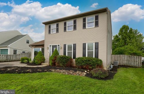194 Jonathan Way, Red Lion PA  17356-9044 exterior