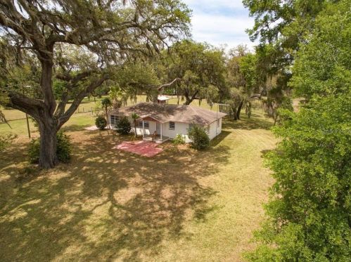 39917 Sumner Lake Rd, Dade City, FL 33525-7261