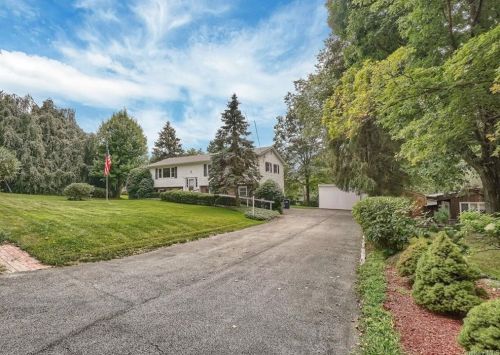 347 Union Valley Rd, Mahopac, NY 10541-4338