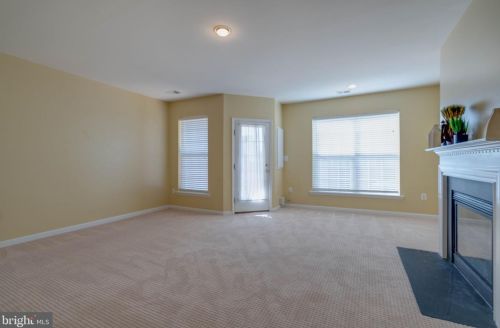 533 Legrace Ter, Leesburg VA  20176-1835 exterior