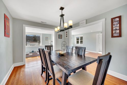 534 Foxon Rd, North Branford CT  06471-1139 exterior