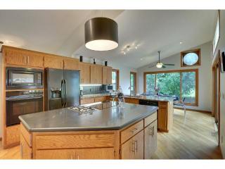 3760 Wellington Ln, Minneapolis, MN 55441-1426
