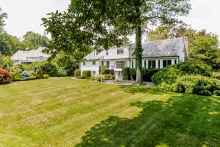 11 Park Dr, Rye, NY 10580-1829