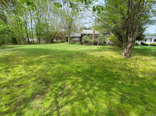 6 Fairlawn Pkwy, Rye Brook NY  10573-1017 exterior