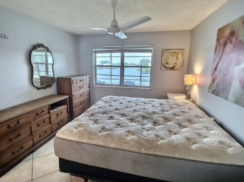 147 Chatham G, West Palm Beach FL  33417-1823 exterior