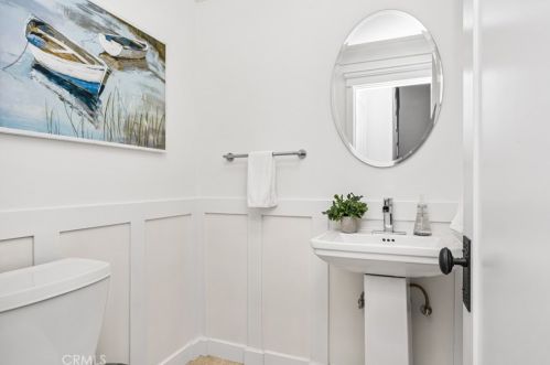 513 15th St, Huntington Beach CA  92648-4045 exterior