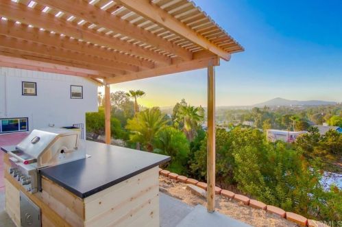 9320 Lavell St, La Mesa CA  91941-5640 exterior