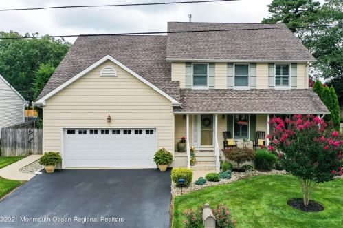 868 Stengel Ave, Bricktown, NJ 08724-2139