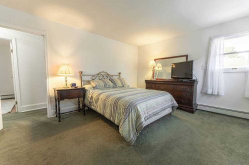 4 Brunswick Dr, Elwood NY  11731-5405 exterior