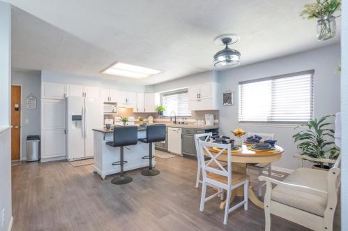 1654 Donner Way, Woodland CA  95695-5564 exterior