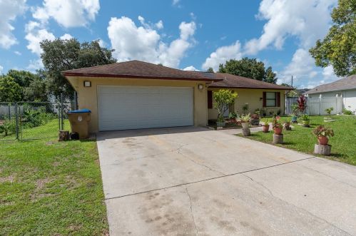 227 Chadworth Dr, Kissimmee, FL 34758-3042