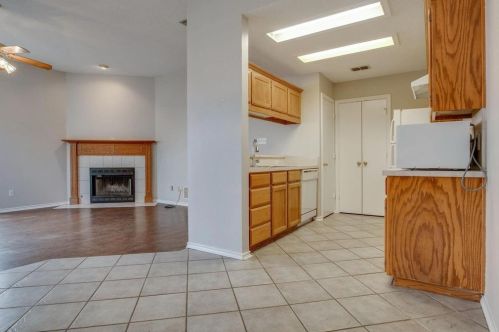 1913 Lee Dr, Denton TX  76209-4789 exterior