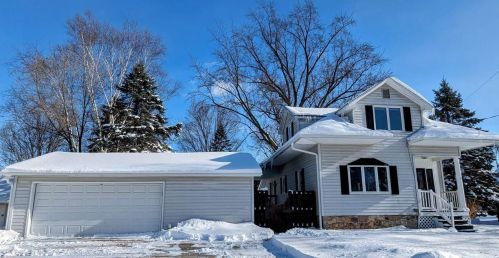 311 Scott St, Wautoma, WI 54982-8124