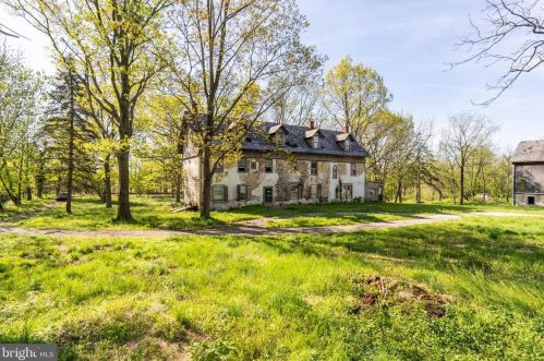 1704 Dreshertown Rd, Dresher PA  19025-1303 exterior