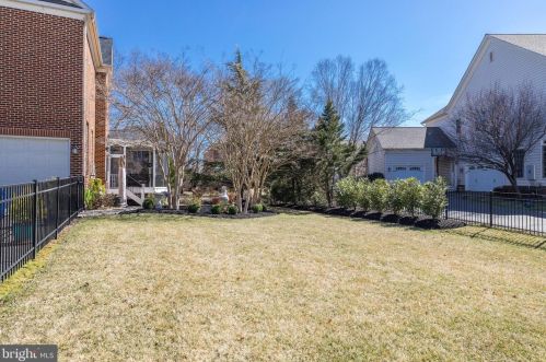 19376 Ml Dm Pl, Leesburg VA 20176-1637 exterior