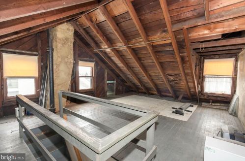 2342 Ellerslie St, Harrisburg PA 17104-2731 exterior