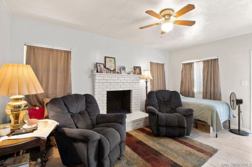 3616 10 St, Long Beach CA  90804-5050 exterior