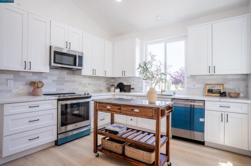 762 Barton Way, Benicia CA  94510-3800 exterior