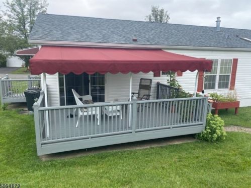 3 Lantern Ln, Belvidere, NJ 07823-2913