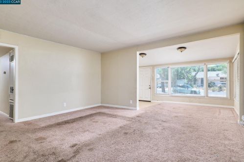 104 Alvarado Ave, West Pittsburg, CA 94565-4817