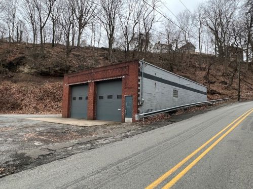 627 Rebecca St, Mckeesport, PA 15132-3517