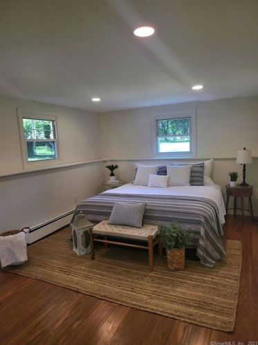 13 Clinton Hill Rd, Waterbury CT  06716-1010 exterior