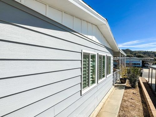 10275 Frontier Trl, Beaumont CA  92223-5475 exterior