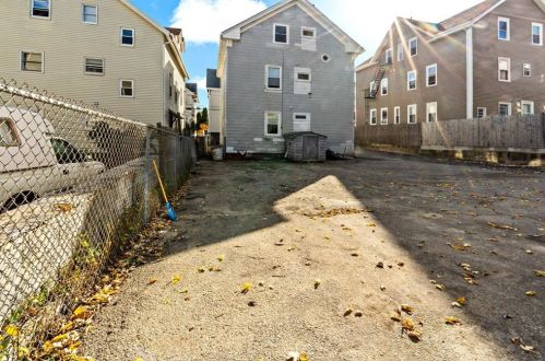 84 Preston St, Providence RI 02906-3816 exterior