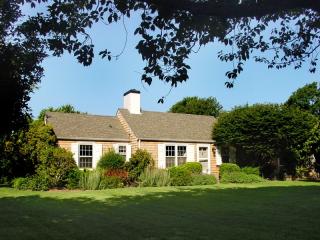 82 Hedges Ln, Promised Land, NY 11930-2379
