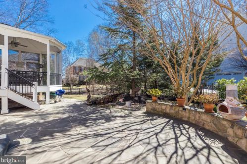 19376 Ml Dm Pl, Leesburg VA 20176-1637 exterior