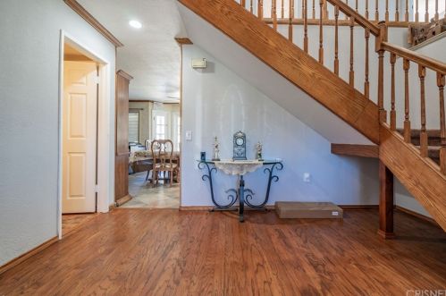 2828 Inyo Cir, Simi Valley CA 93063-2002 exterior